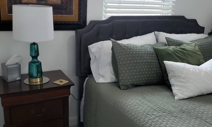Joplin Condominio | Serene, Fully Equipped Condo in Convenient, Safe Complex. Updated &Pet Friendly!