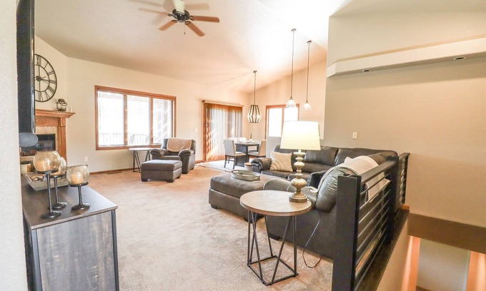Sturgis Casa | Serene Golf Course Home Getaway with Hot Tub