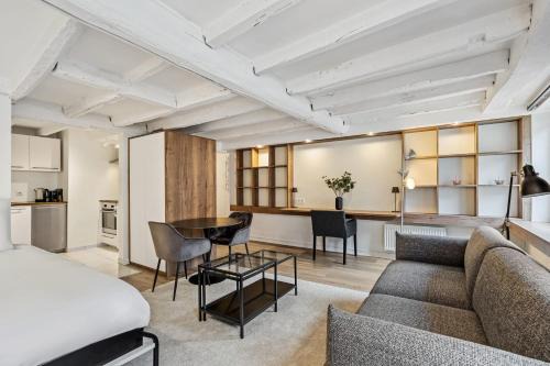 Ville Haute Apartamento | Serene Haven on Rue du Nord
