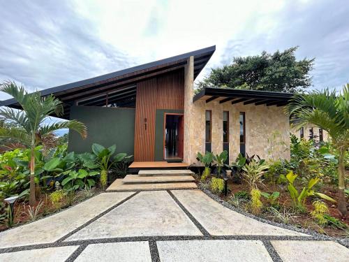 Monterrey Cabina | Serene Hills