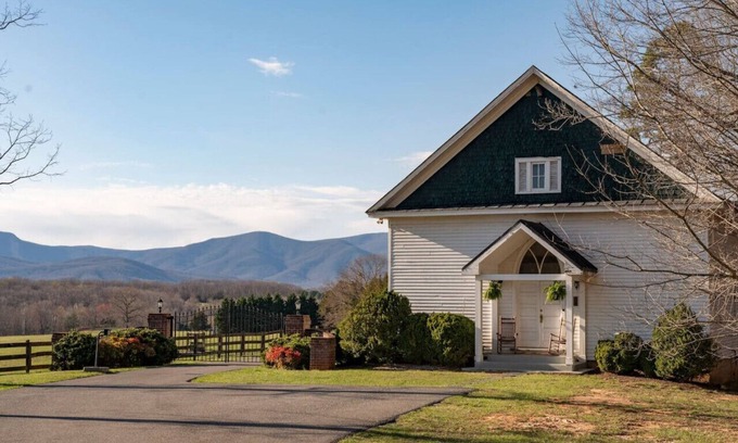 Goode Casa | Serene History-Soaked Retreat | VA Countryside