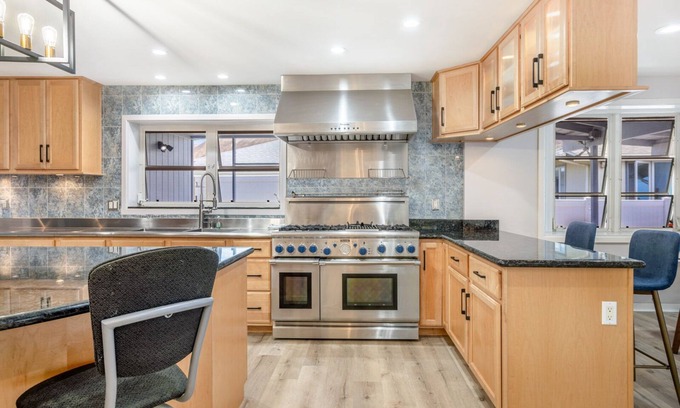 Kaimuki Casa | Serene Honolulu Escape, 3BR/3BA Close to Waikiki Beach
