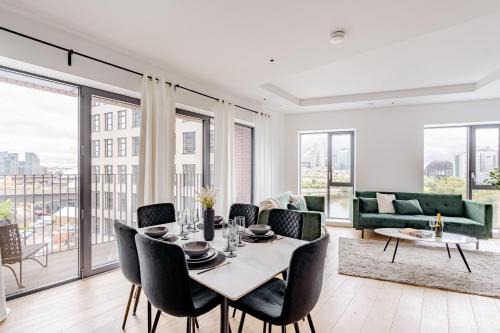 Docklands Apartamento | Serene Island Haven - Spacious, Scenic & Well-Located