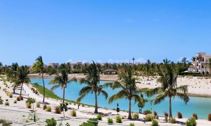 Salalah Apartamento | Serene Lagoon View with Terrace