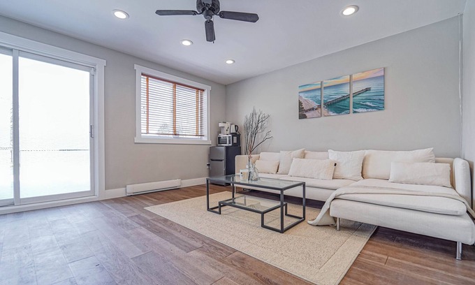 Lakeview Apartamento | serene lake guesthouse in city