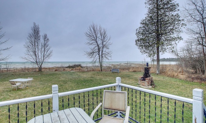 Baileys Harbor Casa | Waterfront Baileys Harbor Studio en el lago Michigan!
