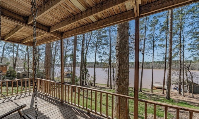 Eatonton Casa | Serene Lakefront Getaway on Lake Sinclair