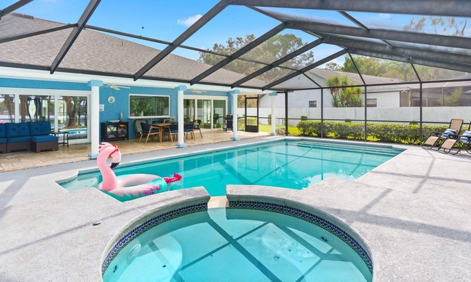 Lutz Casa | Serene Lakefront, Pool & Beach Oasis