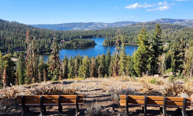 Serene Lakes Casa | Serene Lakes Home away from Home with hot tub, pool table, ping pong and more.