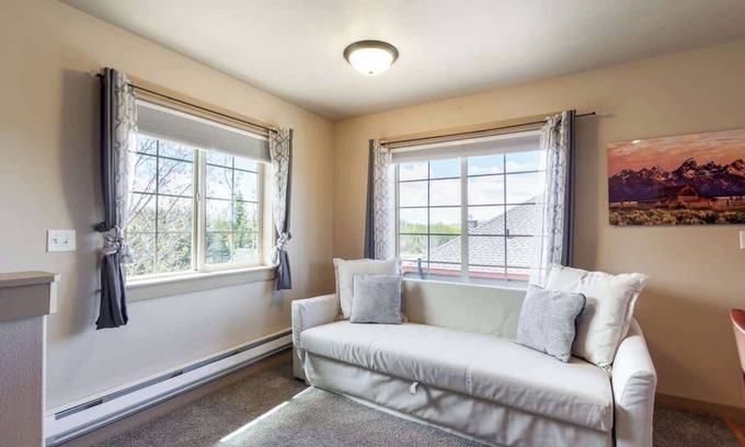 Driggs Casa | Serene Loft Escape: King Bed, Great Location