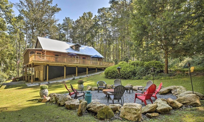 Mableton Cabina | ¡NUEVO! Cabaña de madera pacífica en 3 acres - Cerca de Atlanta!