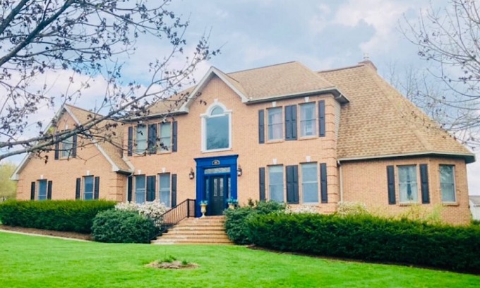 State College Casa | Serene Mansion Style Home in an Upscale Neighborhood close to Penn State