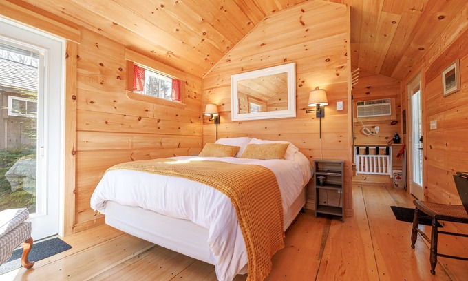 Sandy Point Cabina | Serene Midcoast Gem by the beach with Sauna - Hr. to Acadia NP - Cabin #5 Spruce