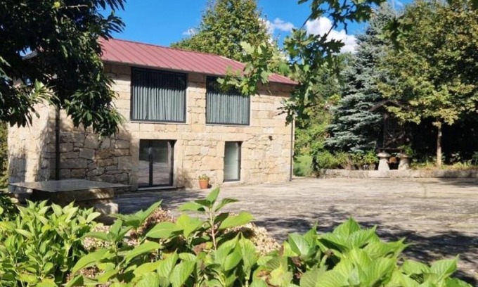 Marco de Canaveses Casa | 🏡 Serene Mountain-View Villa with Private Pool & Balcony - The Monastery Barn