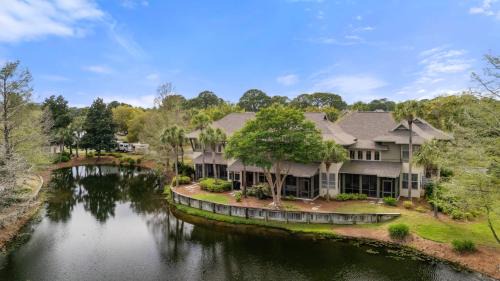 Sandestin Casa | Serene Pondfront Stay w View Pool Access Walk to Baytowne Wharf