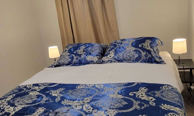 Southwest Edmonton Apartamento | Serene Private Basement in Allandale, Edmonton - Close to UofA