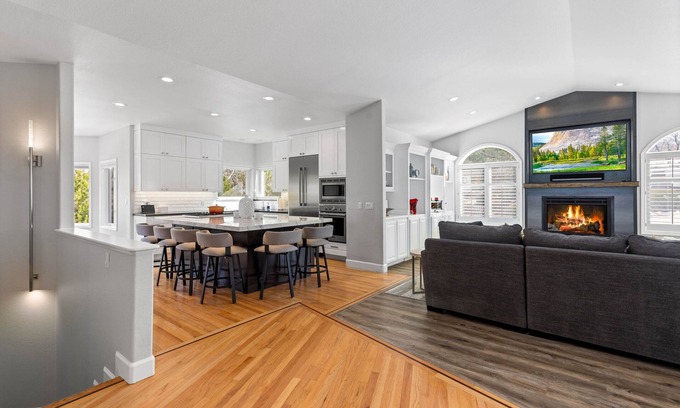 Reno Casa | Serene Reno Retreat | Luxury With Hot Tub & Pool
