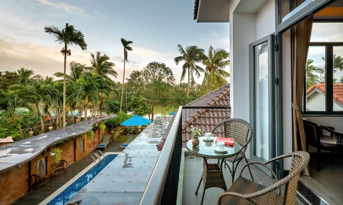 Cam Chau Hotel | Serene River Villa