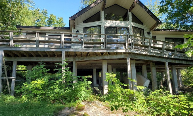 Georgian Bay Cabaña | Serene Shangri-La Cottage on Six Mile Lake