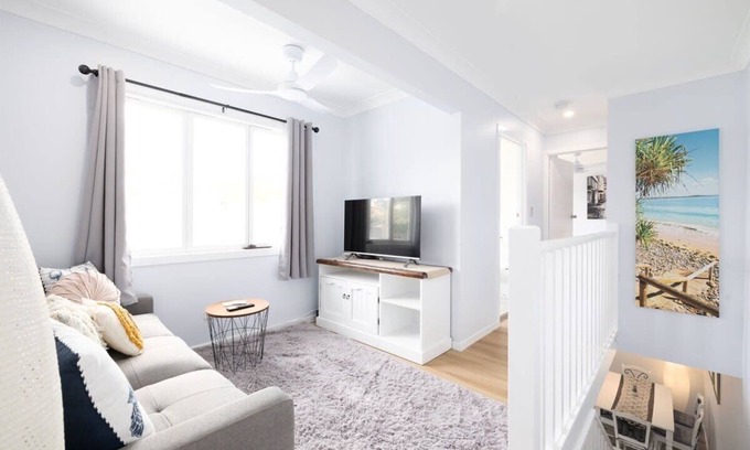 Southport Casa | Serene Southport Getaway/Walk to Beach/Shops