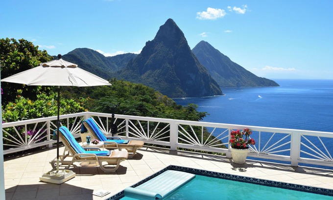 Soufriere Villa | ¡Un encantador oasis de serenidad en Soufriere! Personal; piscina; ¡buena ubicación!