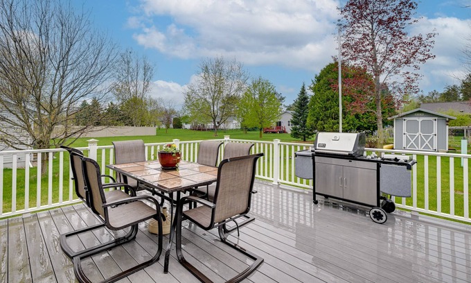 Stevens Point Casa | Serene Stevens Point Retreat w/ Sunroom!