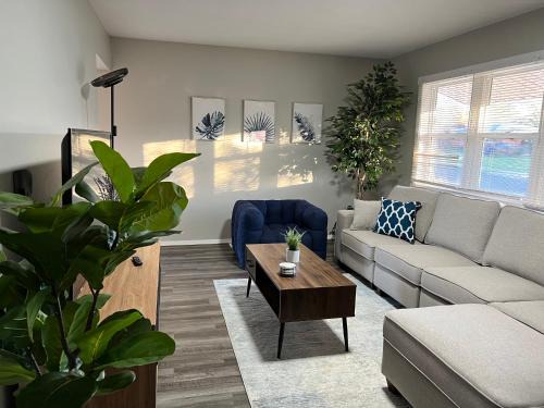 Dayton Casa | Serene Suburban Retreat - Close to UD, WSU & WPAFB
