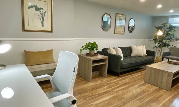 Pickering Apartamento | Serene Suite w/ 2 BDRM, Parking, Office, Close to Beach