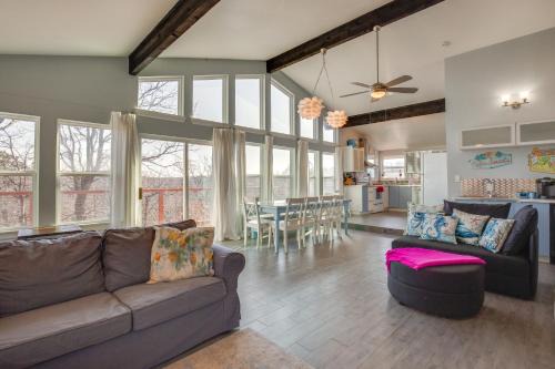 Pottsboro Casa | Serene Valley Views Lake Texoma Retreat