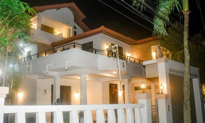 Seeduwa - Katunayake Hotel | Serene Villa Airport Transit