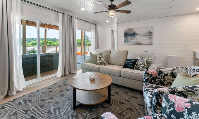 Covington Casa | Serene Waterfront Home 💙 @ Jackson Lake Escape