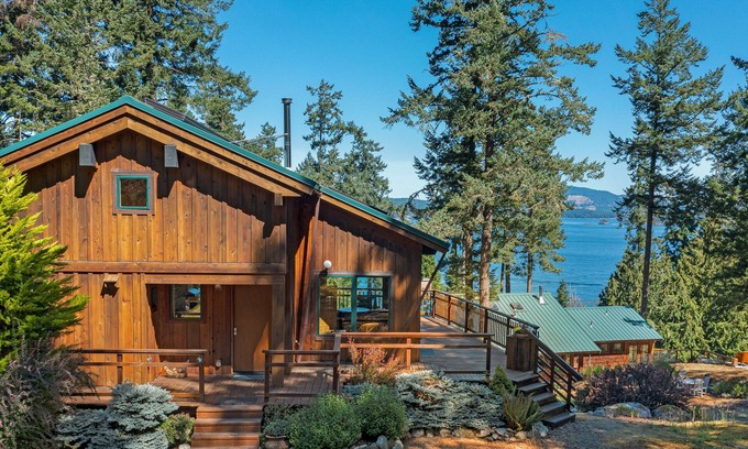 Friday Harbor Casa | Serene Waterview Cabin Near Friday Harbor