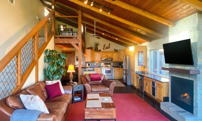 Freestone Casa | Serene wine country retreat with ample outdoor living, gas grill, & fireplace
