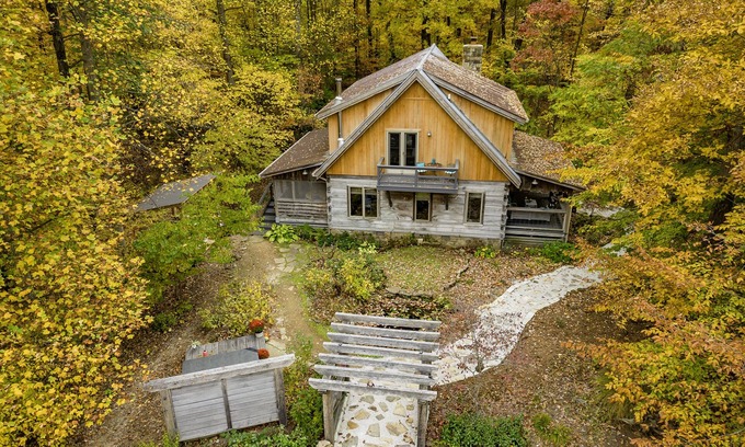 Unionville Cabina | Summer Forest Sanctuary: Adventure & Relaxation Near Lake Lemon