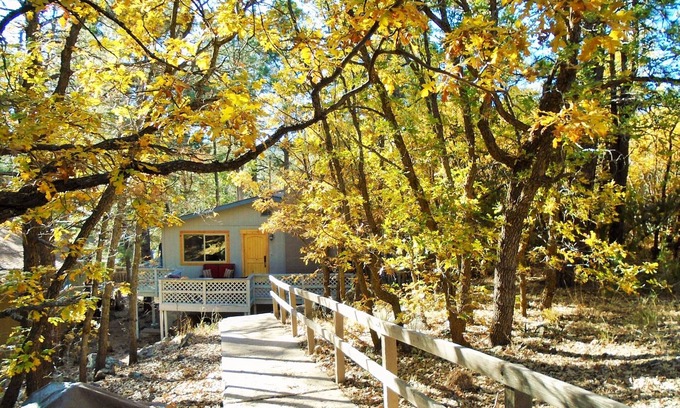 Flagstaff Casa | ¡UBICACIÓN! Escapada de amantes de la naturaleza - Hermosa casa cerca del centro de la ciudad! Relájate en Pines!
