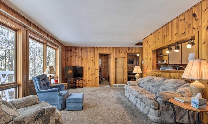 Arbor Vitae Casa | Serene Woodruff Cottage Lakefront Access!