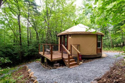 Balsam Grove Otro | Serene Yurt Retreat near Pisgah National Forest in North Carolina