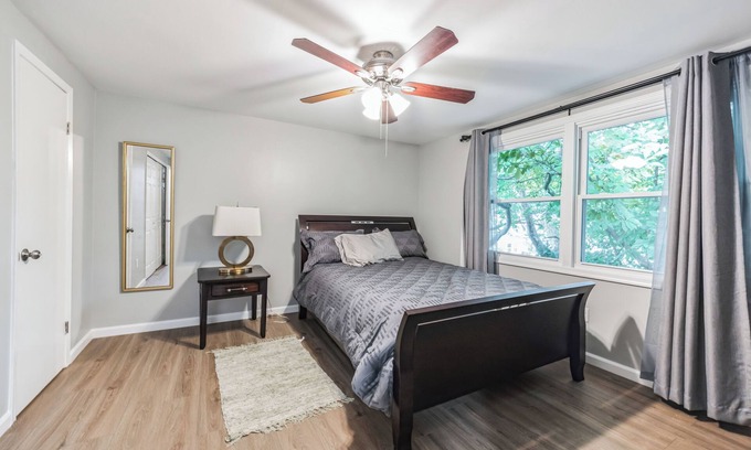 Willingboro Casa | Serenity Awaits: 3-bedroom townhome in lovely Willingboro Township with AC, WiFi