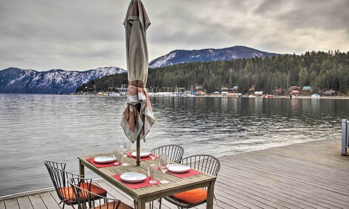Bayview Cabaña | Serenity at Scenic Bay: Floating Cottage w/ Views!