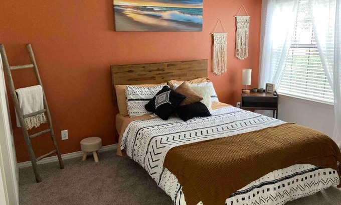 Irving Apartamento | Serenity, Central Longterm Discount Free Parking