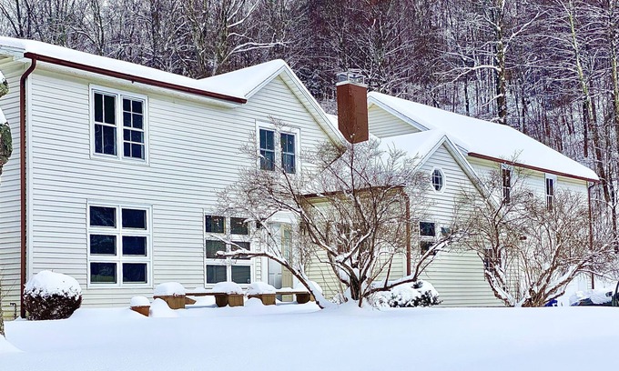 Shandaken Casa | Serenity Farmhouse-10 mins to ski, hot tub. Inquire for seasonal rental
