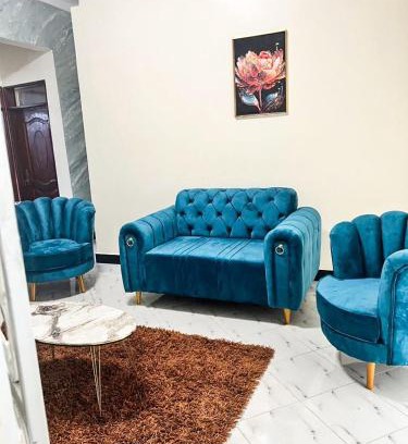 Kampala Apartamento | Serenity Found 2 Bed Haven with Private Balcony