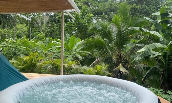 Cocles Alquiler De RV | "Serenity Glamping: Selva, jacuzzi, romance y las mejores playas del Caribe sur"