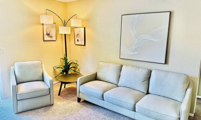 Reno/Tahoe Airport Casa | Serenity Green Retreat