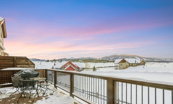 Tabernash Condominio | Serenity, Hot Tub & Views | Mountain Getaway