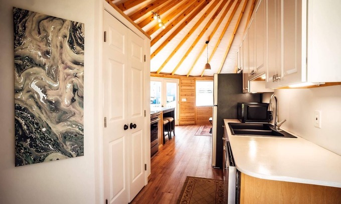 Fairview Condominio | Serenity in the round - a perfect couple’s getaway