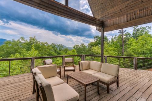 Mill Spring Casa | Serenity Mountain Cabin With Hot Tub Pet Friendly