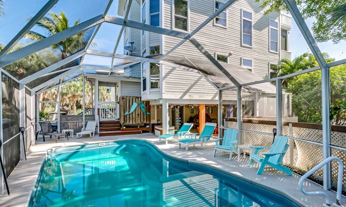 Jose's Hideaway Casa | SERENITY NOW~1 Min. To BEACH!-SCREENED-IN HEATED POOL-2 Carts-4&6, Island Club