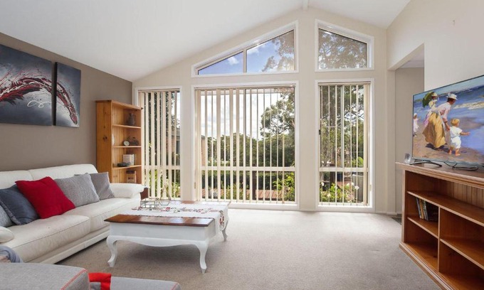 Corlette Casa | Serenity Peaceful house with air con Netflix and WI-FI