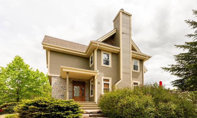 Mont-Tremblant Chalet De Esquí | Serenity Peaks Lodge by InstantSuites-LaBete Golf